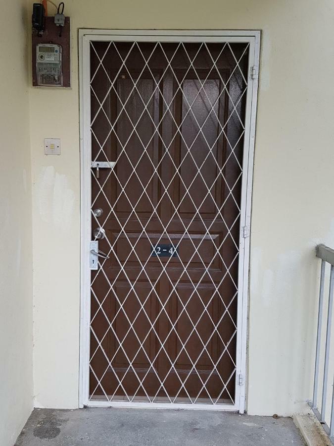 Home Stay Bayu Emas Appartment, באטו פרינג'י מראה חיצוני תמונה